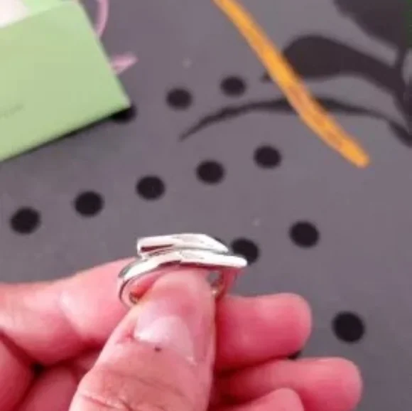 *NEW Glossy 18k White Gold Plated Adjustable Ring - Picture 11 of 16